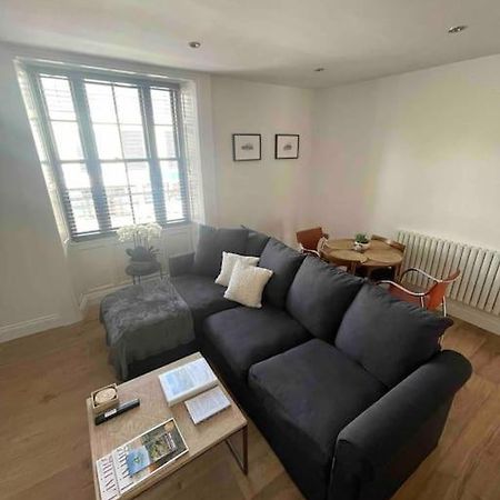 Abergavenny Center 2-Bed Flat Apartman Kültér fotó