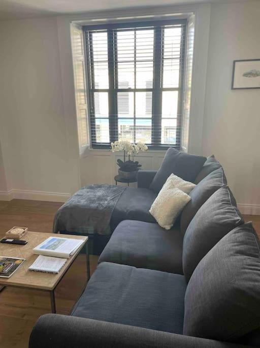 Abergavenny Center 2-Bed Flat Apartman Kültér fotó