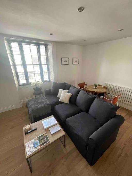Abergavenny Center 2-Bed Flat Apartman Kültér fotó