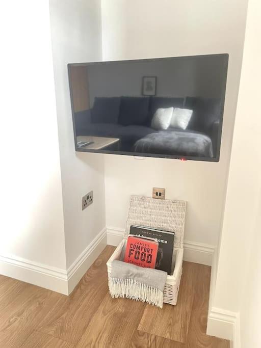 Abergavenny Center 2-Bed Flat Apartman Kültér fotó