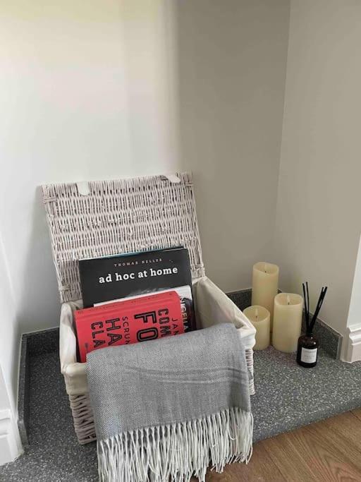 Abergavenny Center 2-Bed Flat Apartman Kültér fotó