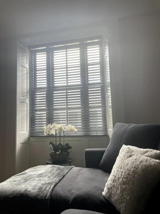 Abergavenny Center 2-Bed Flat Apartman Kültér fotó